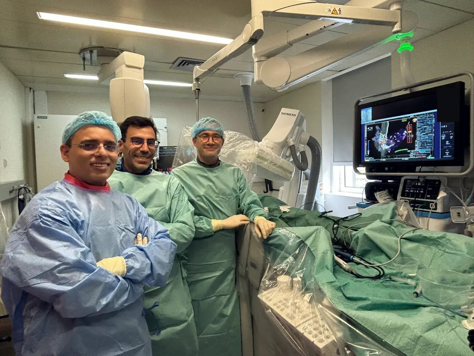 Equipe de proctoring no laboratório de eletrofisiologia do Centro Hospitalar de Vila Nova de Gaia, Porto, Portugal